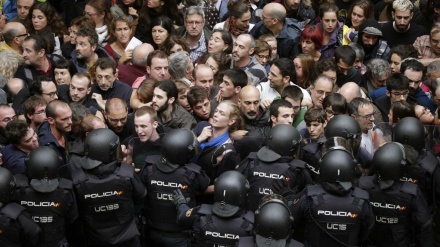 Catalunha: Confrontos com polícia deixam 337 pessoas feridas 