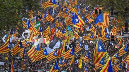 世界各国が、スペイン・カタルーニャの一方的な独立宣言に反発