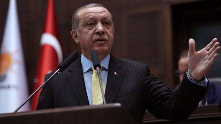 Erdoğan, ABD'yi teröristleri desteklemekle suçladı