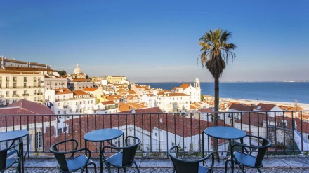 Aumento de turistas e estrangeiros tira antigos moradores de Lisboa