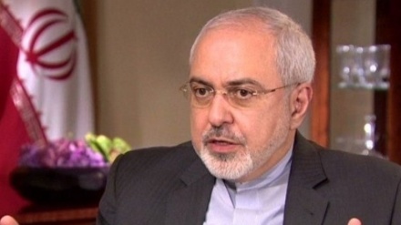 Zarif: Untuk Saat ini, Iran Mampu Mengatasi Krisis Akibat Gempa