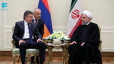 Presidente Rouhani em reunião com o primeiro-ministro da Armênia