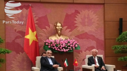 Autoridade iraniana: As políticas de Trump em relação ao Irã isolam os EUA