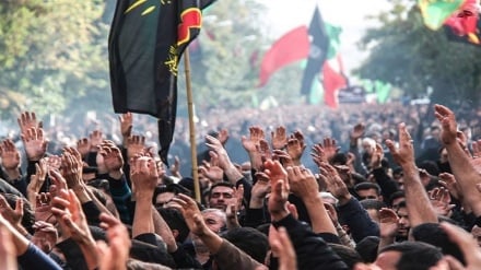 Weeping for Hussein (PBUH) 