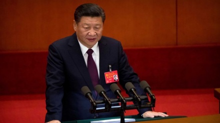 中国国家主席が、新憲法への軍の忠誠を強調