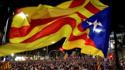 Governo espanhol poderá iniciar suspensão da autonomia da Catalunha