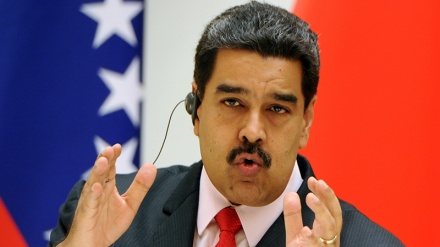Nicolás Maduro decreta estado de emergência económica