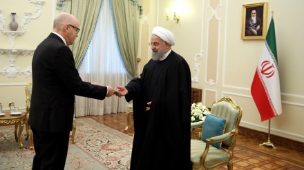 Cumhurbaşkanı Ruhani, bazı ülkelerin yeni Tahran büyükelçilerini kabul etti