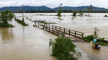 Floods, landslides kill 37 in Vietnam, 40 missing