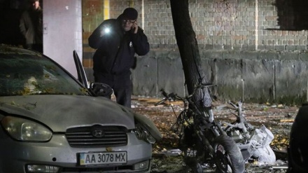 基辅和乌多座大型城市发生爆炸，其中一枚导弹落在泽连斯基办公室附近