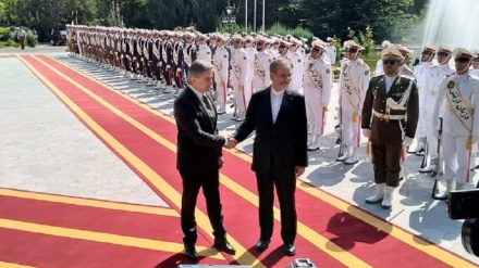 アルメニア首相が、高等使節団を率い、イランを訪問