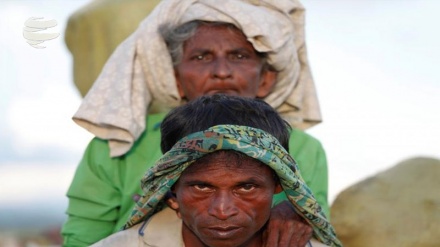 (FOTO) Myanmar, decine dispersi per nubifragio barcone di Rohingya