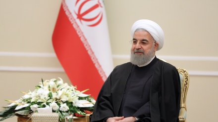 Presidente Rouhani recebe cartas credenciais dos novos embaixadores de quatro países