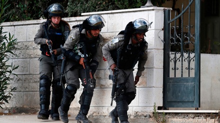 Forcat ushtarake sioniste sulmojnë nxënësit palestinezë në Bregun Perëndimor