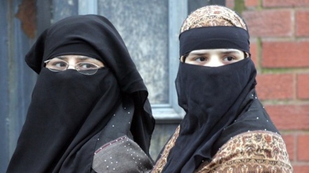 Danimarka ndalon veshjen e burkas dhe nikabit