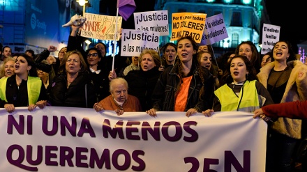 Protesta në mbrojtje të femrave në Spanjë