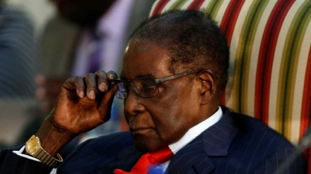 Parlamento de Harare discute destituição de Mugabe