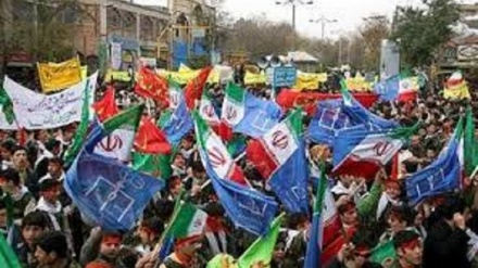 13 обон муносабатига бағишланган кӯча намойишлари Эроннинг турли минтақаларида ӯтказилди.
