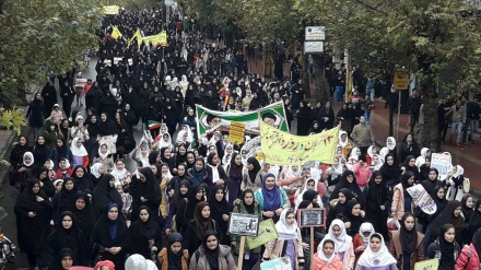 Iranische Demonstranten verurteilen anti-iranische Äußerungen des US-Präsidenten