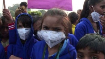 Protesta anti-smog bambini a Delhi: no a morire soffocati