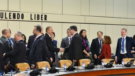Rusiyə silahinə ğıvvon ğərorqo rəis Bokuədə de Nato yolon vindımonışon dəvoniyə.
