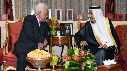 O rei saudita acolhe o líder da Palestina em meio à agitação política 