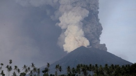 Bali: Vulcano Agung, chiuso fino a domani aeroporto Bali