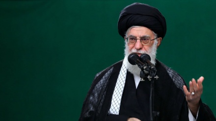 Líder do Irã vê sinais de esperança no caminho da Revolução Islâmica (+ fotos & vídeo )