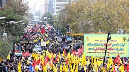 イラン全国で、「覇権主義体制との闘争の日」に因んだ行進が実施