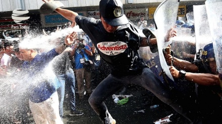 菲律宾民众抗议特朗普访问该国