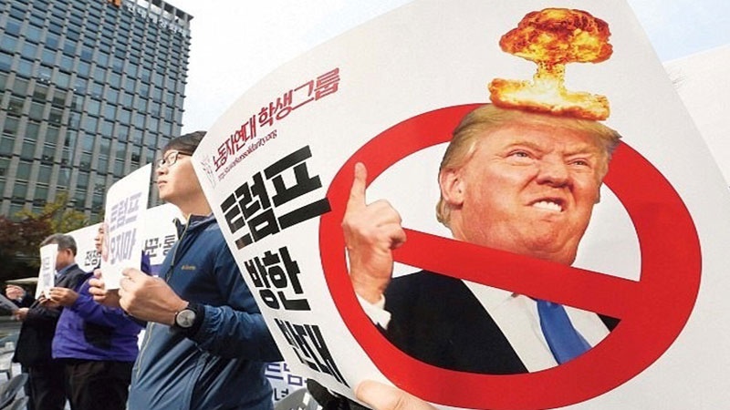 Америка президенти Трамп Жанубий Кореяга келгани билан унга қарши эътирозлар бошланди. (СУРАТЛАР) 