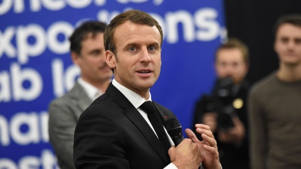 Fransızların Macronun işkeyişini eleştirmeleri