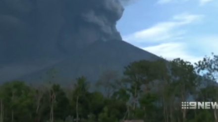 Бали вулқони тўфонидан сўнг минглаб одамлар қочишди.(ВИДЕО) 