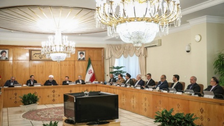 په ایران کښې پانګونه کونکو بهرنیانو ته پنځه کلن اقامت ورکول کیږي