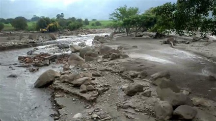 Colombia: 4 killed and 20 missing after mudslide sweeps through town of Corinto