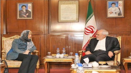 Zarif, Helga Schmidt ile görüştü