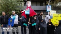 テヘランの「生徒の日」の行進