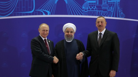 Presidente  Rouhani na reunião trilateral do Irã, Rússia e Azerbaijão (+ fotos)