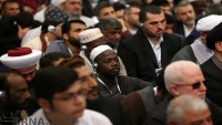 ハーメネイー師、”タクフィール主義の問題と預言者一門を敬愛する人々”に関する会合に出席した人々