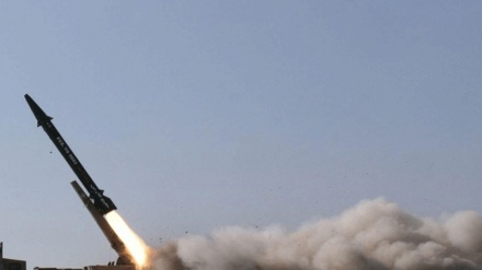 Jemenasit lëshojnë 5 raketa Zelzal-1 kundër bastioneve të mercenarëve sauditë