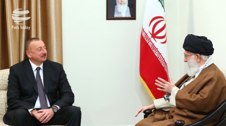 Leader emphasizes Iran-Azerbaijan religious bonds