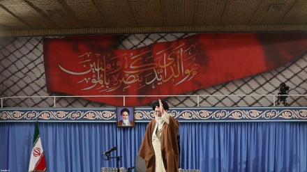 Ayatullah Khamenei: Vijana wenye imani wameipigisha magoti Marekani kwa kuiangamiza Daesh