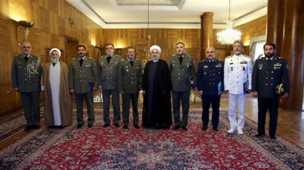 イラン大統領、「政府は、国軍への支援を継続」