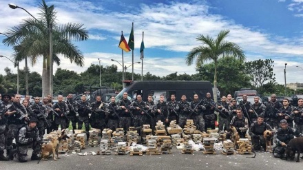 Brasil : Polícia apreende 2 toneladas de drogas na Maré