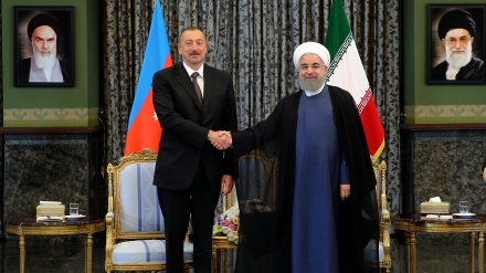 Ruhani'den İlham Aliyev'e tebrik mesajı