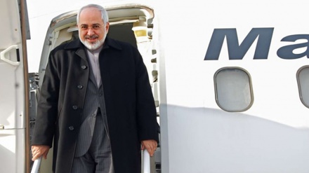 Zarif nimmt an trilateralem Treffen in Aserbaidschan teil