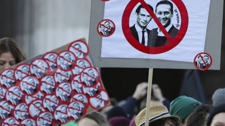 Vienna; in decine di migliaia marciano contro il governo