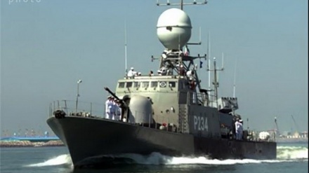 Marinha iraniana lança navio de guerra de lançamento de mísseis no Mar Cáspio