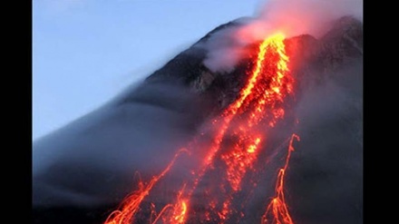 Indonesia; erutta il vulcano Agung 700 evacuati