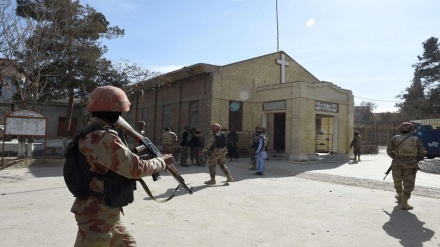 Pakistan: attacco kamikaze a una chiesa, almeno 7 morti